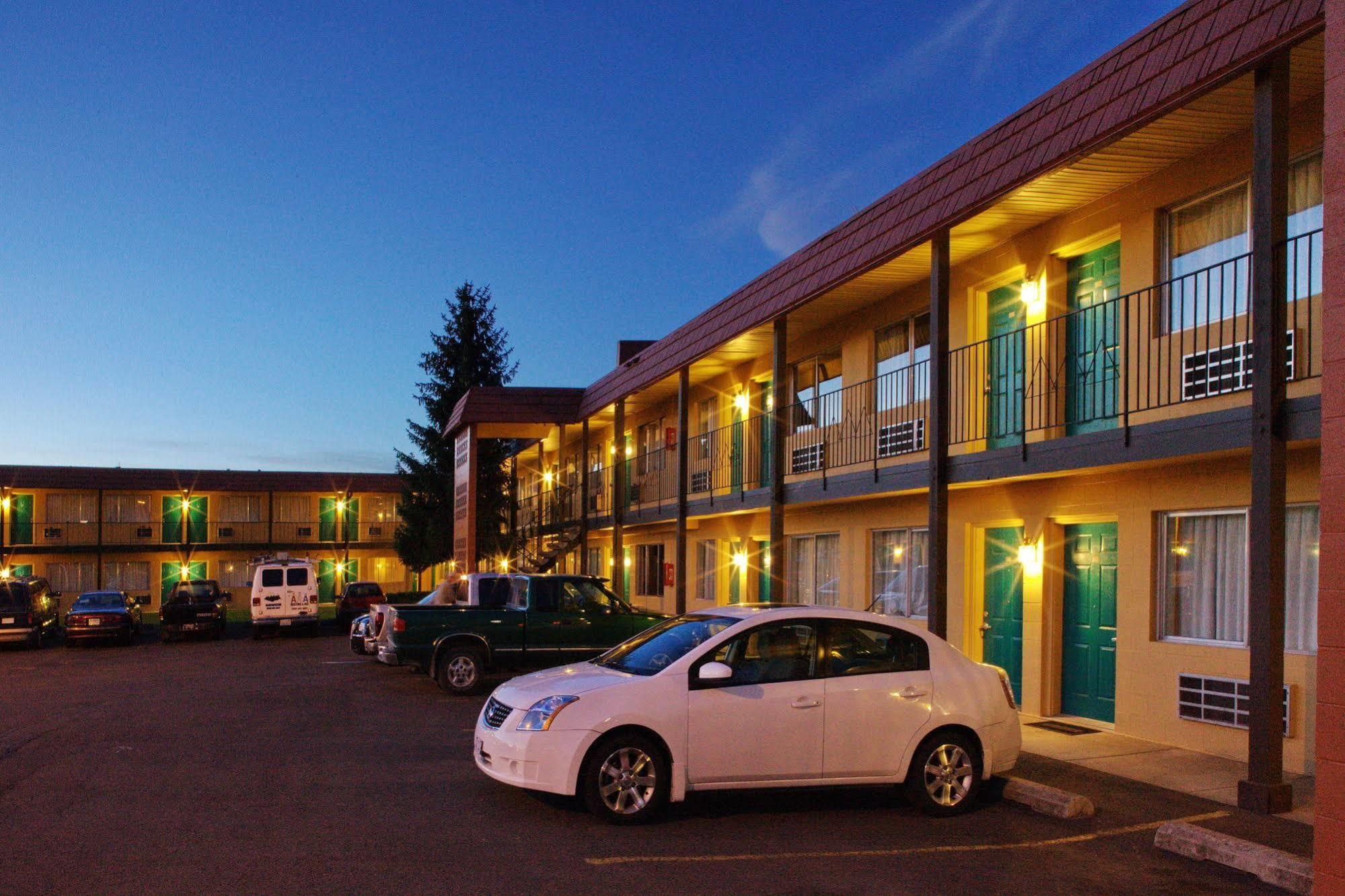 Tiki Lodge Motel Σποκάν Εξωτερικό φωτογραφία